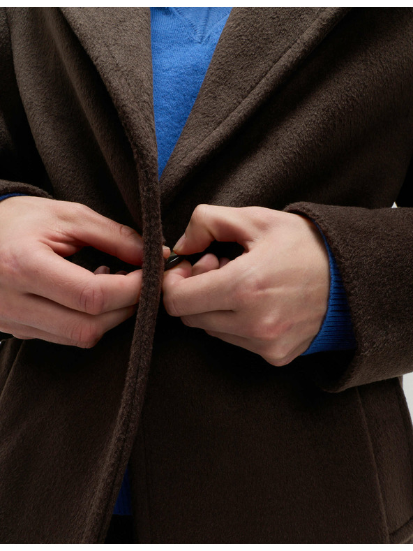 Marks & Spencer Egy soros enyhén karcsúsított kabát Marks & Spencer barna