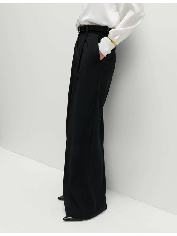 Marks & Spencer Pliszírozott nadrág széles szárral Marks & Spencer fekete