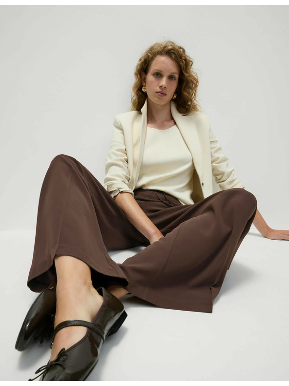 Marks & Spencer Krepp nadrág széles szárral és rugalmas derékkal Marks & Spencer barna