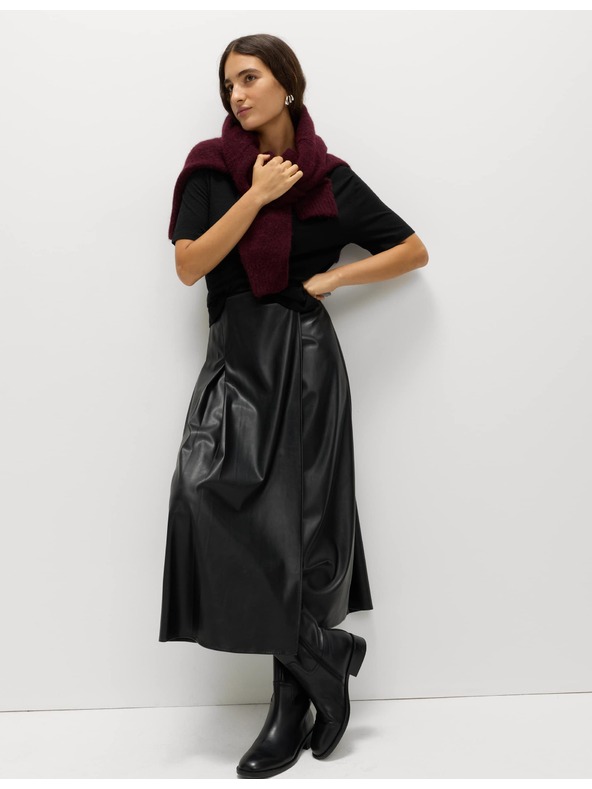 Marks & Spencer Laza póló pamut és modal keverékből Marks & Spencer fekete