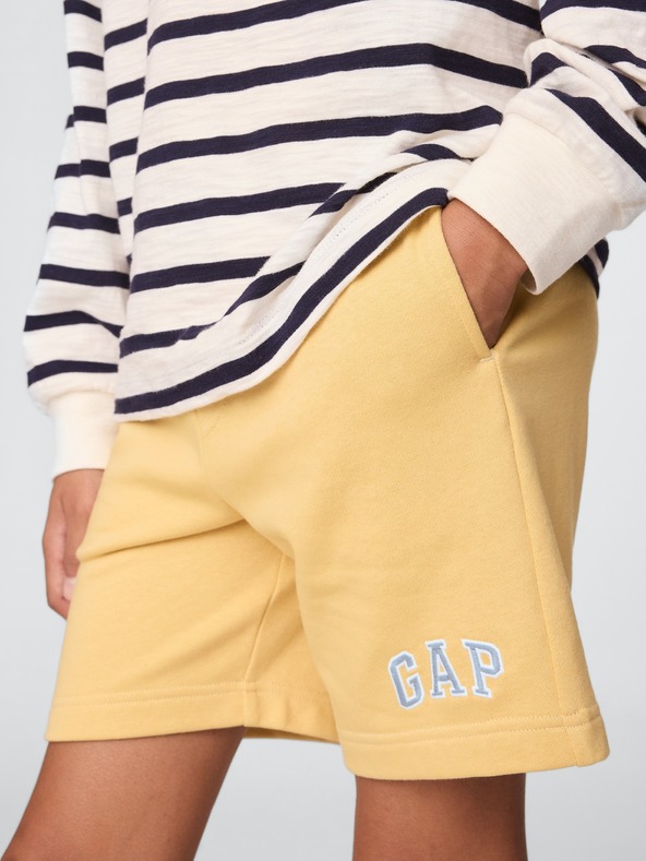 GAP Gyerek melegítő short logóval GAP