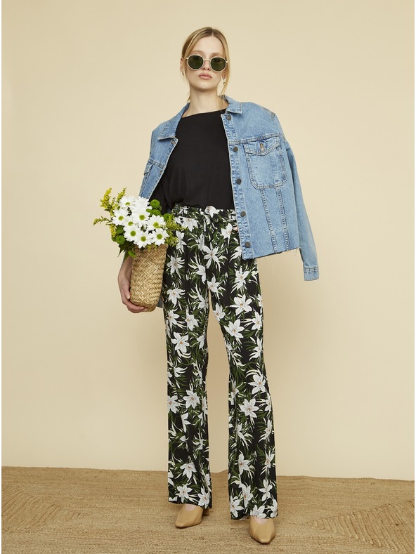 ZOOT.lab Zöld és fekete női virágos nadrág ZOOT.lab Ena zöld és fekete női virágos nadrág ZOOT.lab