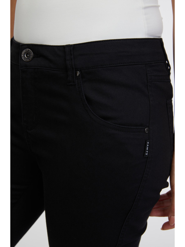 Sam 73 Fekete női háromnegyedes slim fit farmer SAM 73 Amara
