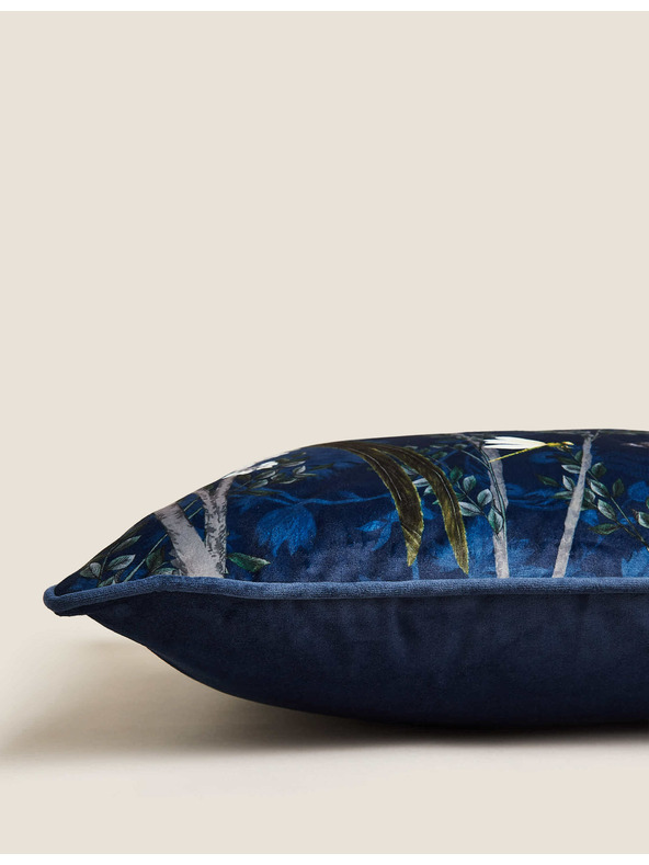 Marks & Spencer Marks & Spencer bársony párnahuzat madár mintával sötétkék