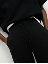 Marks & Spencer Mandzséta végű melegítőnadrág magas pamuttartalommal és húzózsinórral, Marks & Spencer fekete