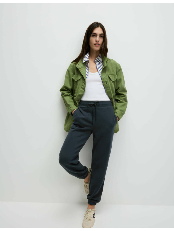 Marks & Spencer Mandzséta végű melegítőnadrág magas pamuttartalommal és húzózsinórral, Marks & Spencer tengerészkék