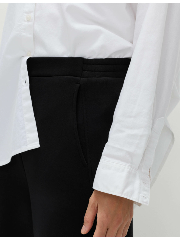 Marks & Spencer Testhez álló melegítőnadrág Marks & Spencer fekete