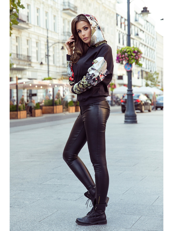 numoco Kenguru szabású pulóver színes betétekkel