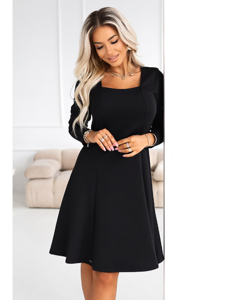 numoco IVANA kényelmes trapéz ruha dekoltázzsal és hosszú ujjakkal - fekete