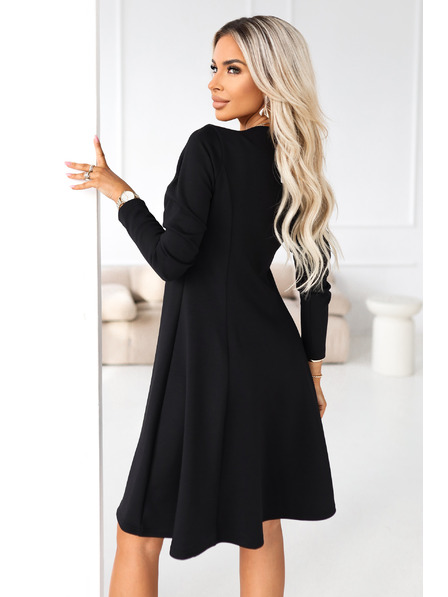 numoco IVANA kényelmes trapéz ruha dekoltázzsal és hosszú ujjakkal - fekete