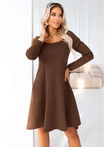 numoco IVANA kényelmes trapéz ruha dekoltázzsal és hosszú ujjal - csokoládébarna
