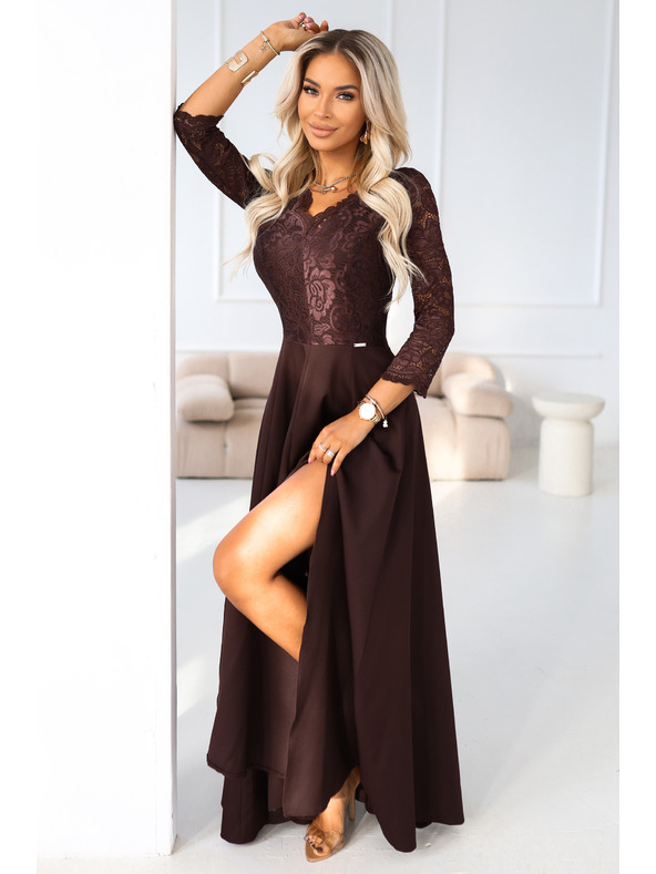 numoco AMBER Elegáns hosszú csipke ruha kivágással - csokoládébarna