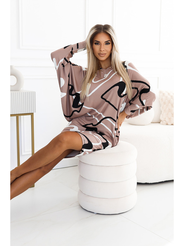 numoco Kényelmes denevér ruha kivágással - bézs fekete-fehér mintával