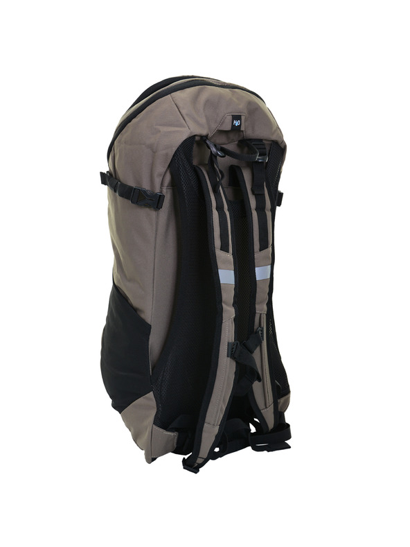 ALPINE PRO Szabadidős hátizsák levegő csatorna rendszerrel 28l ALPINE PRO REGRE white pepper