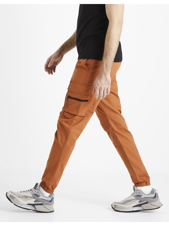 Celio Tégla színű férfi cargo nadrág Celio Dozip