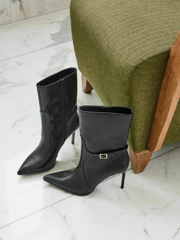 Orsay ORSAY fekete női bokacsizma talpas