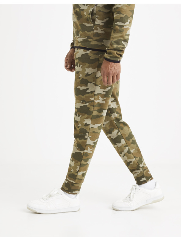 Celio Khaki színű, mintás melegítőnadrág Celio Vojogyoke