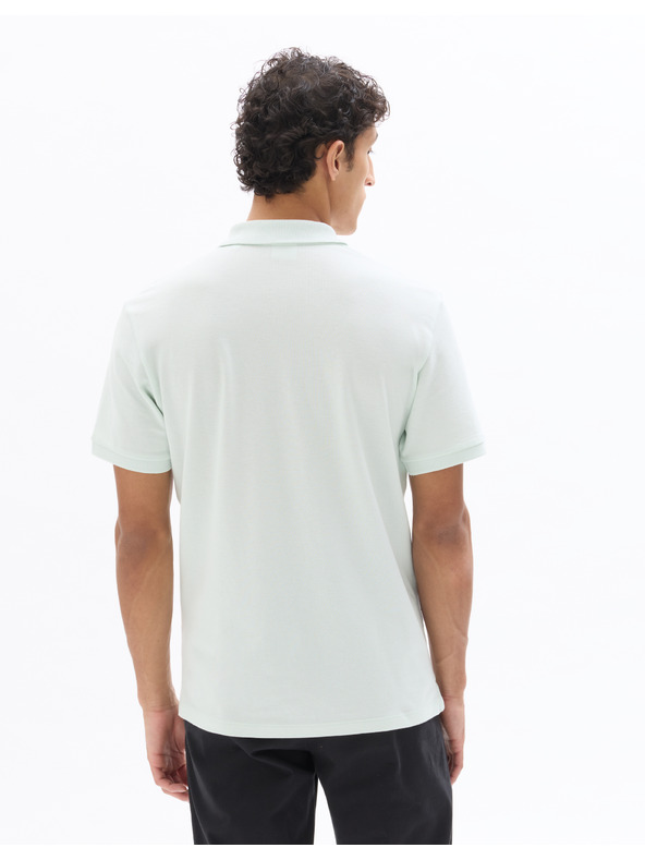 Celio Pólóing pique Teone