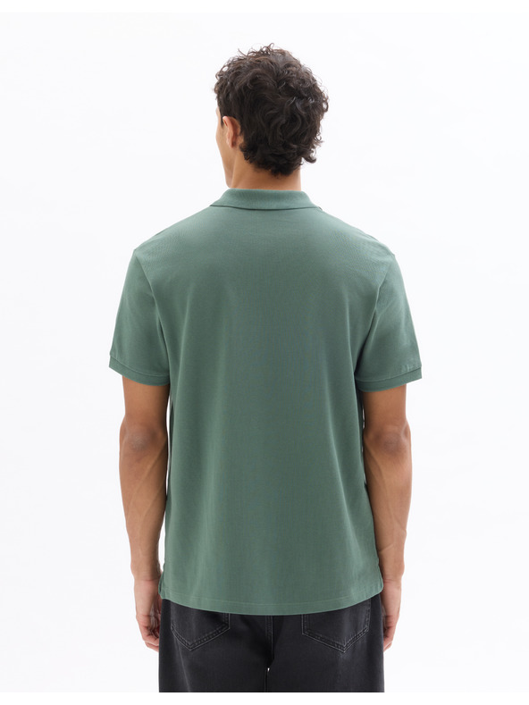 Celio Pólóing pique Teone