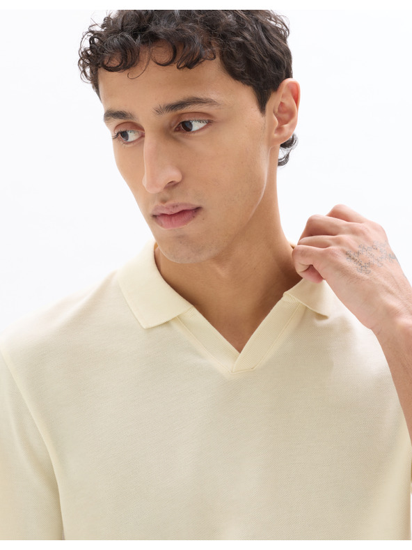 Celio Nepiquy félpóló