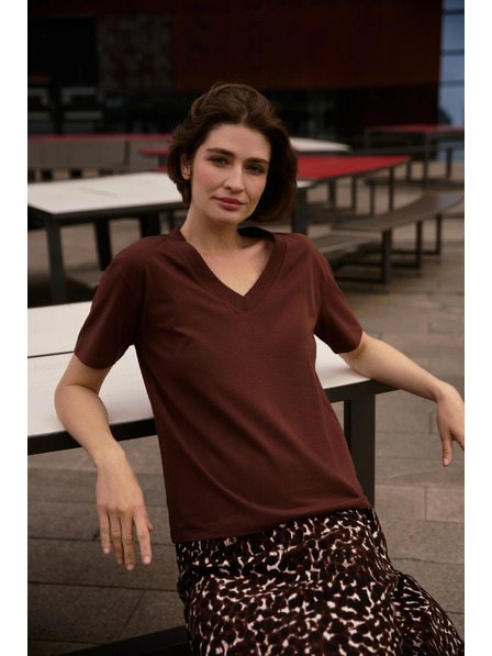 Moodo Barna top V-nyakkivágással Moodo