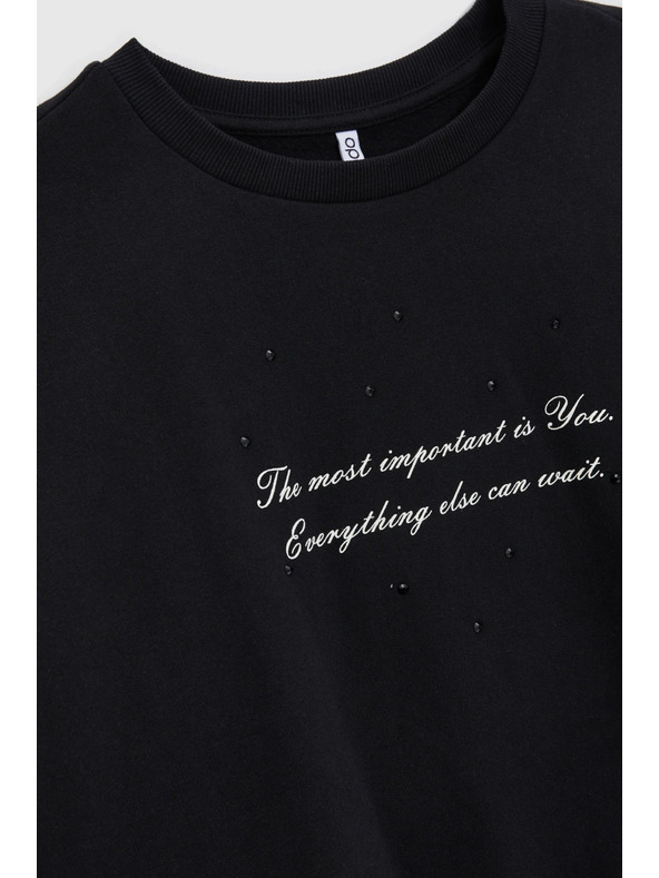 Moodo Feliratos kapucnis pulóver fekete Moodo