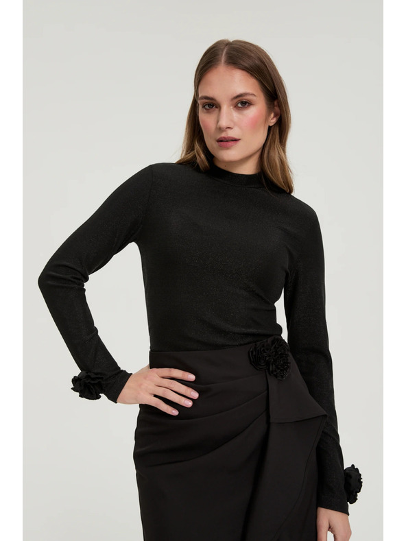 Moodo Fekete blúz díszített ujjakkal Moodo