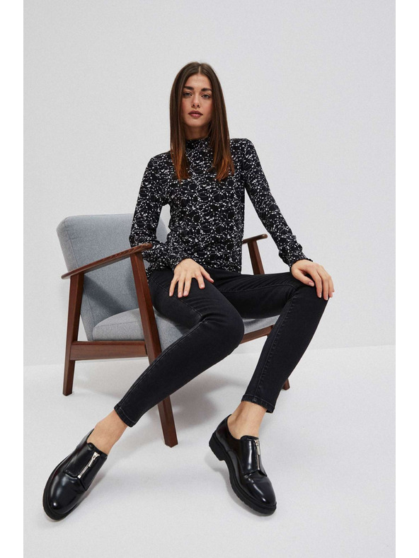 Moodo Fekete magasderekú farmer Moodo