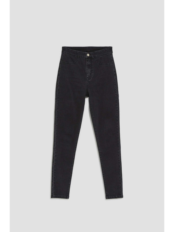 Moodo Fekete magasderekú farmer Moodo