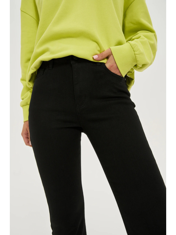 Moodo Fekete harang szárú farmer Moodo