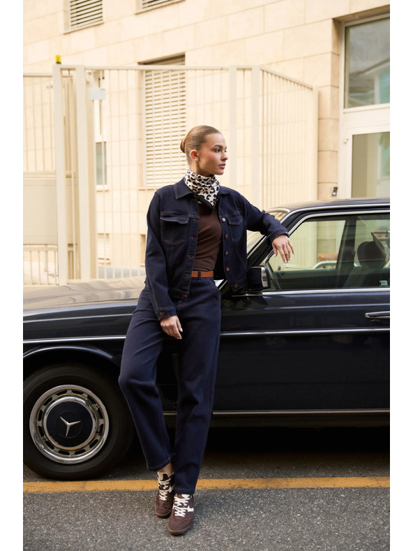 Moodo Sötétkék farmer övvel Moodo