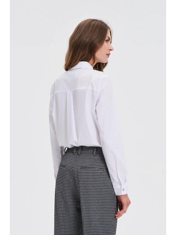 Moodo Fehér galléros ing Moodo