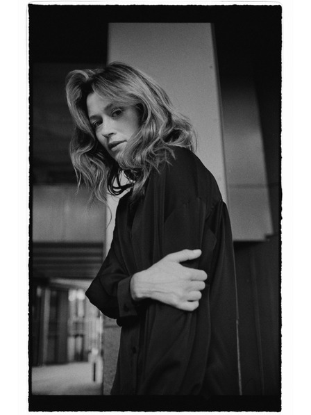 Moodo Sima fekete ing Moodo