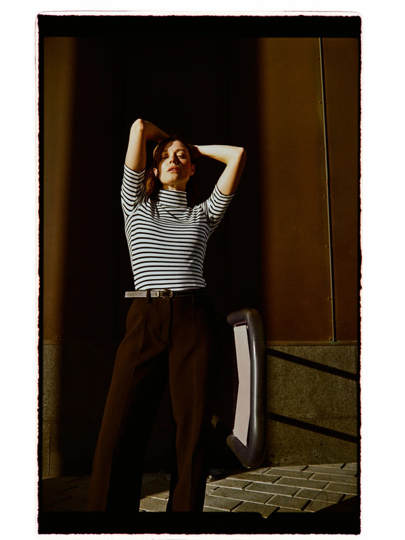 Moodo Csíkos álló nyakú póló Moodo