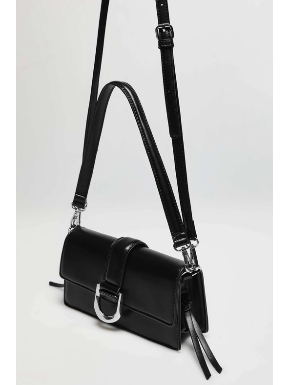 Moodo Fekete válltáska ezüst csattal Moodo