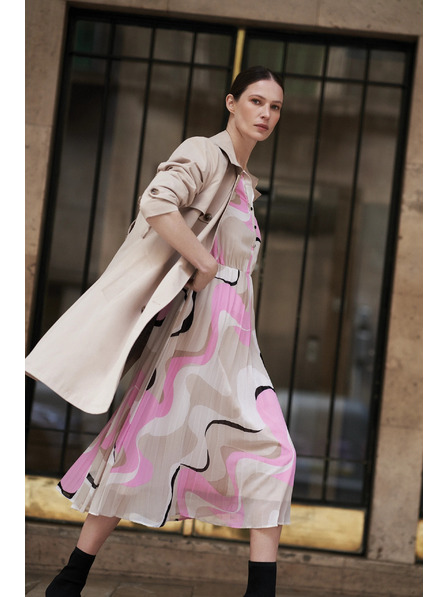 Moodo Bézs ruha geometriai mintával és pliszírozott aljjal Moodo