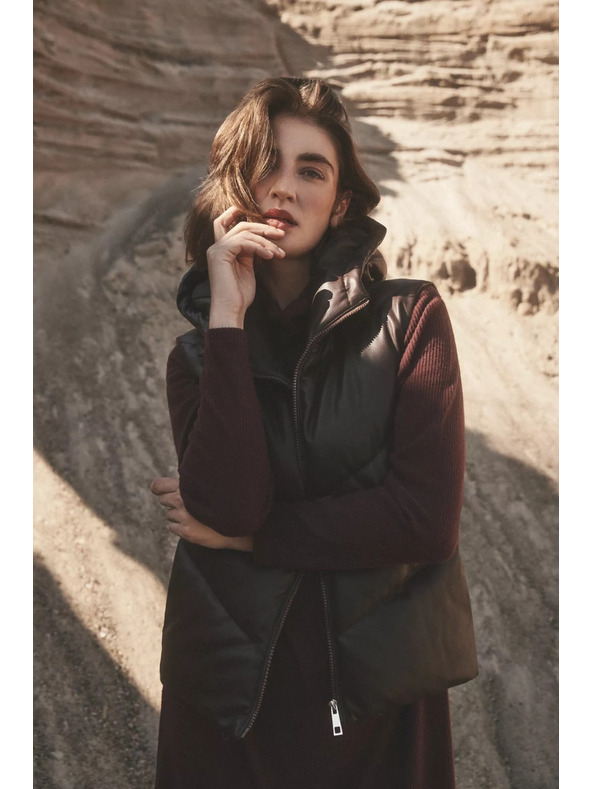 Moodo Steppelt mellény kapucnival barna Moodo