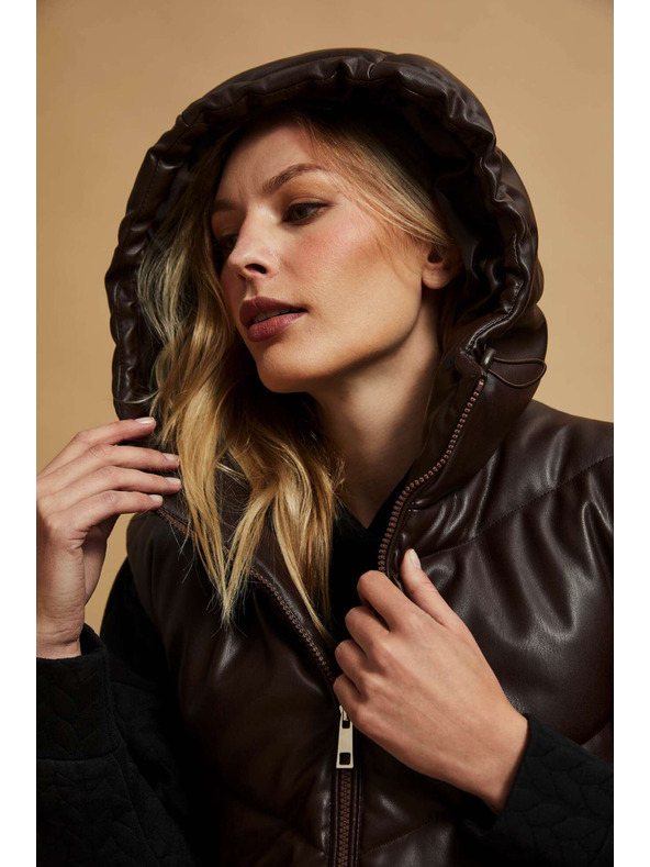 Moodo Steppelt mellény kapucnival barna Moodo