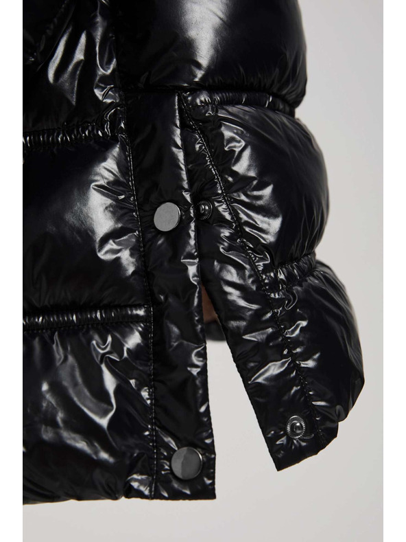 Moodo Rövid steppelt fekete kabát kapucnival Moodo