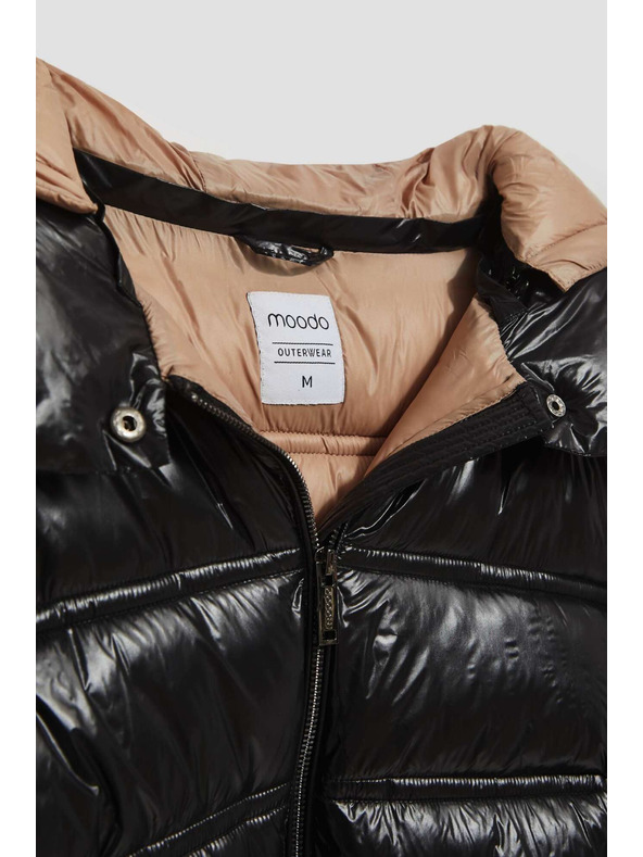 Moodo Rövid steppelt fekete kabát kapucnival Moodo