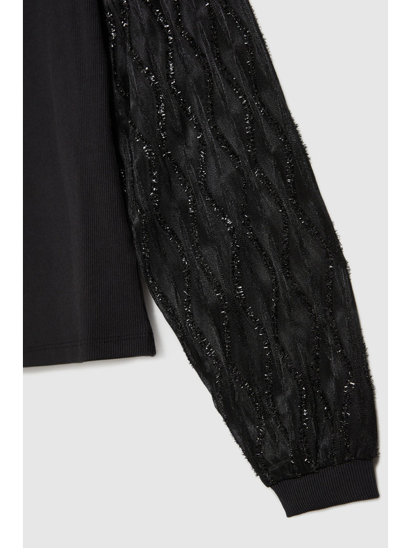 Moodo Fekete blúz díszített ujjakkal Moodo