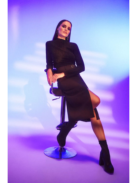 Moodo Fekete félgalléros blúz metálfényű díszítéssel Moodo