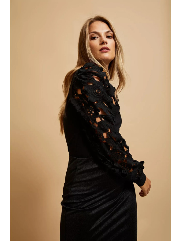 Moodo Fekete póló csipkés ujjakkal Moodo