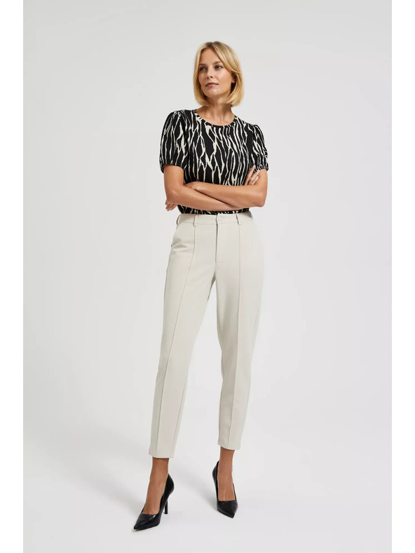 Moodo Elegáns bézs karcsúsított nadrág zsebbel Moodo