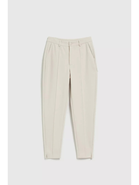 Moodo Elegáns bézs karcsúsított nadrág zsebbel Moodo