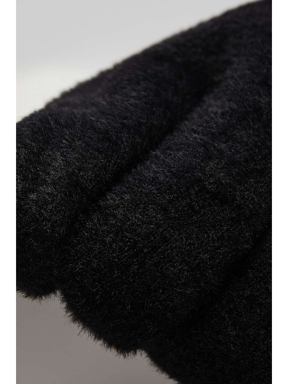 Moodo Sima fekete nyaksál Moodo