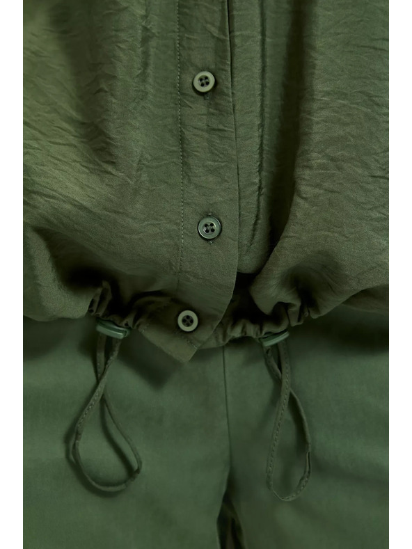 Moodo Khaki ing zsebekkel és feltűrt ujjakkal Moodo