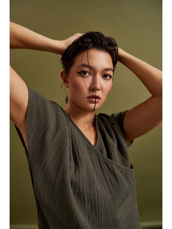 Moodo V-nyakú rövid ujjú ing, olíva Moodo