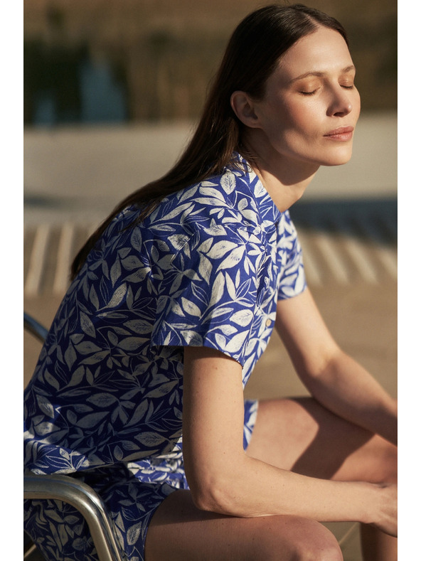 Moodo Kék ing gallérral és növényi mintával Moodo