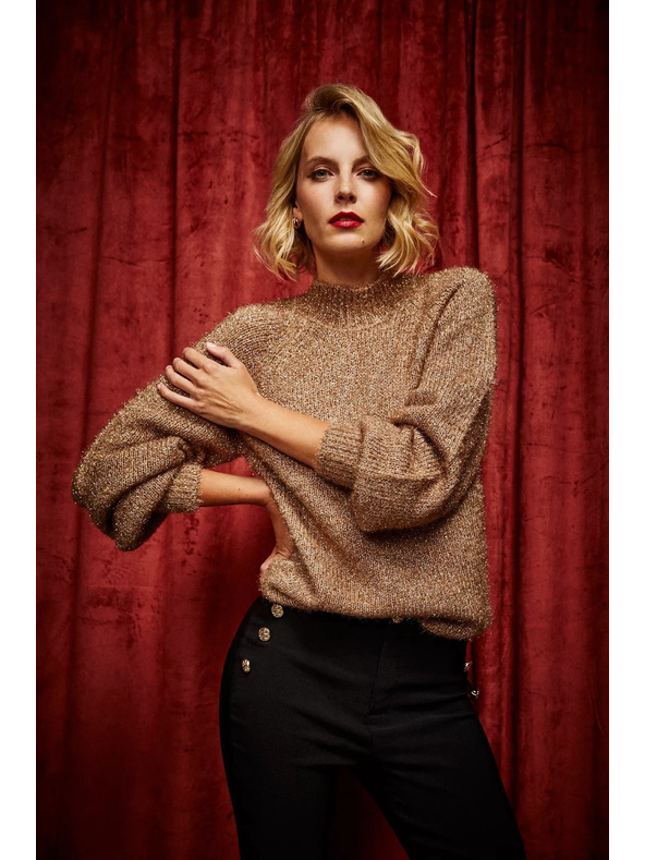 Moodo Moodo bézs fémes szállal díszített nyakú pulóver